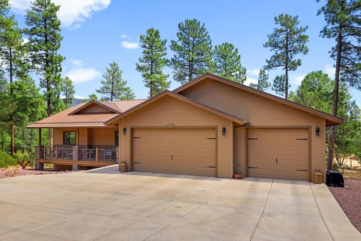 Property Photo:  4047 W Forest Court  AZ 85544 
