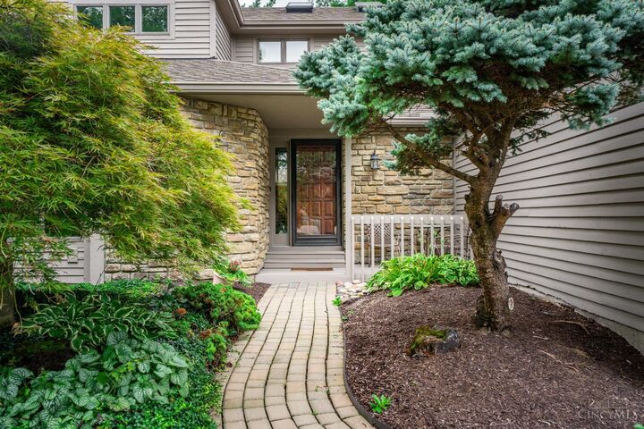 Property Photo: 103 Bentwood Court OH 45241