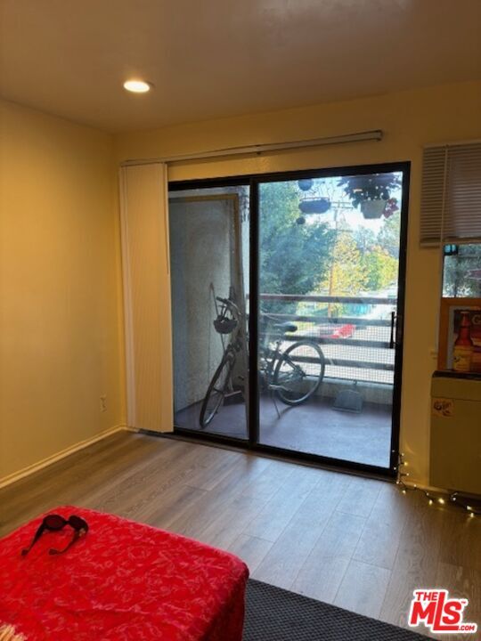 Property Photo:  1119 Albany St  CA 90015 