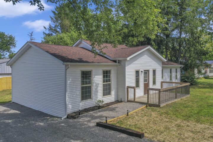 5170 Fairfield Beach NE Road  Thornville OH 43076 photo