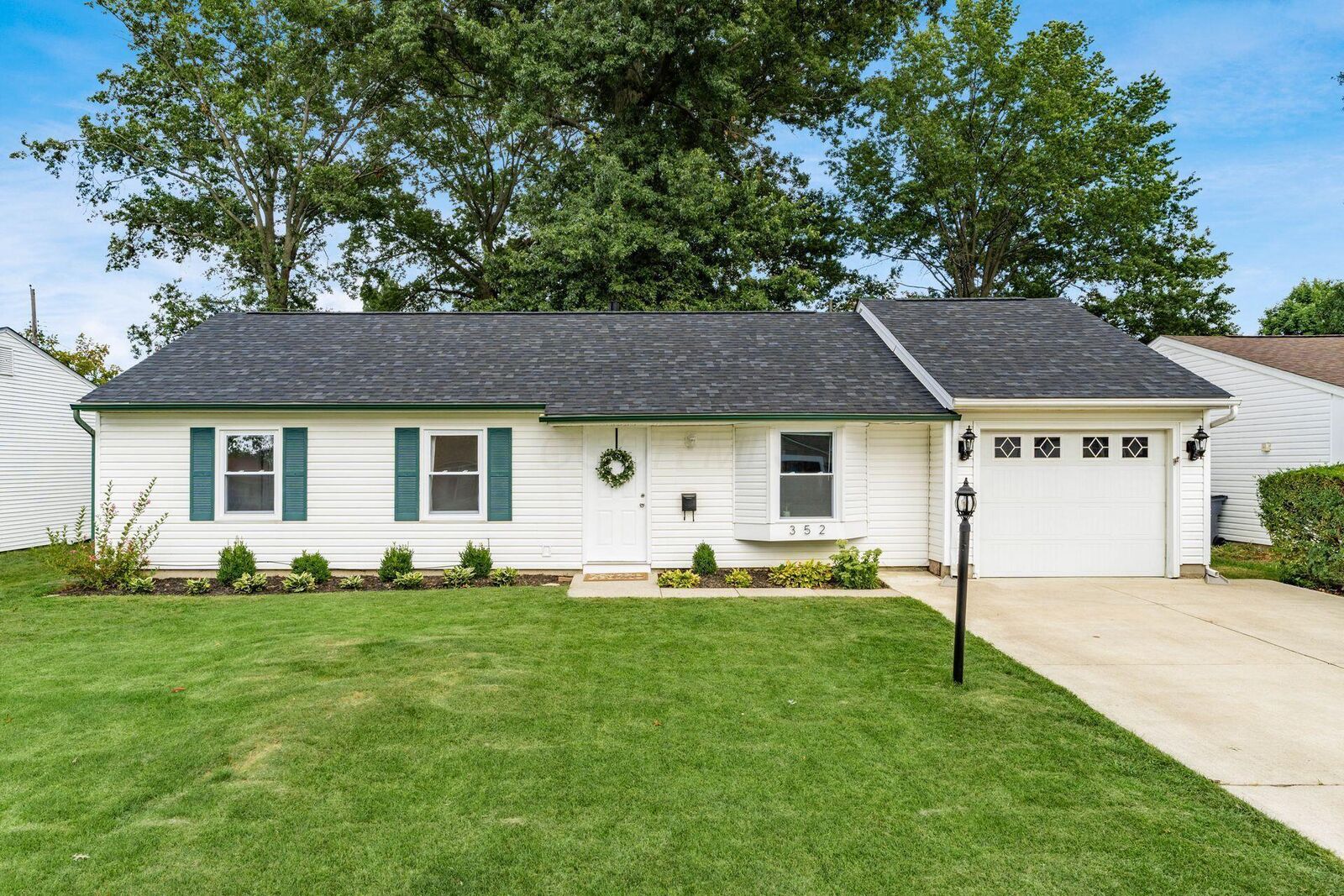 Property Photo: 352 Amesbury Drive OH 43230