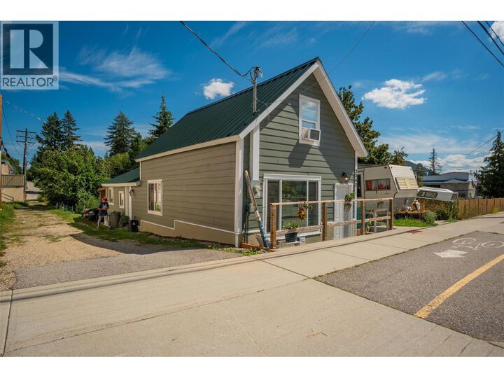2342 Washington Street  Rossland BC V0G 1Y0 photo