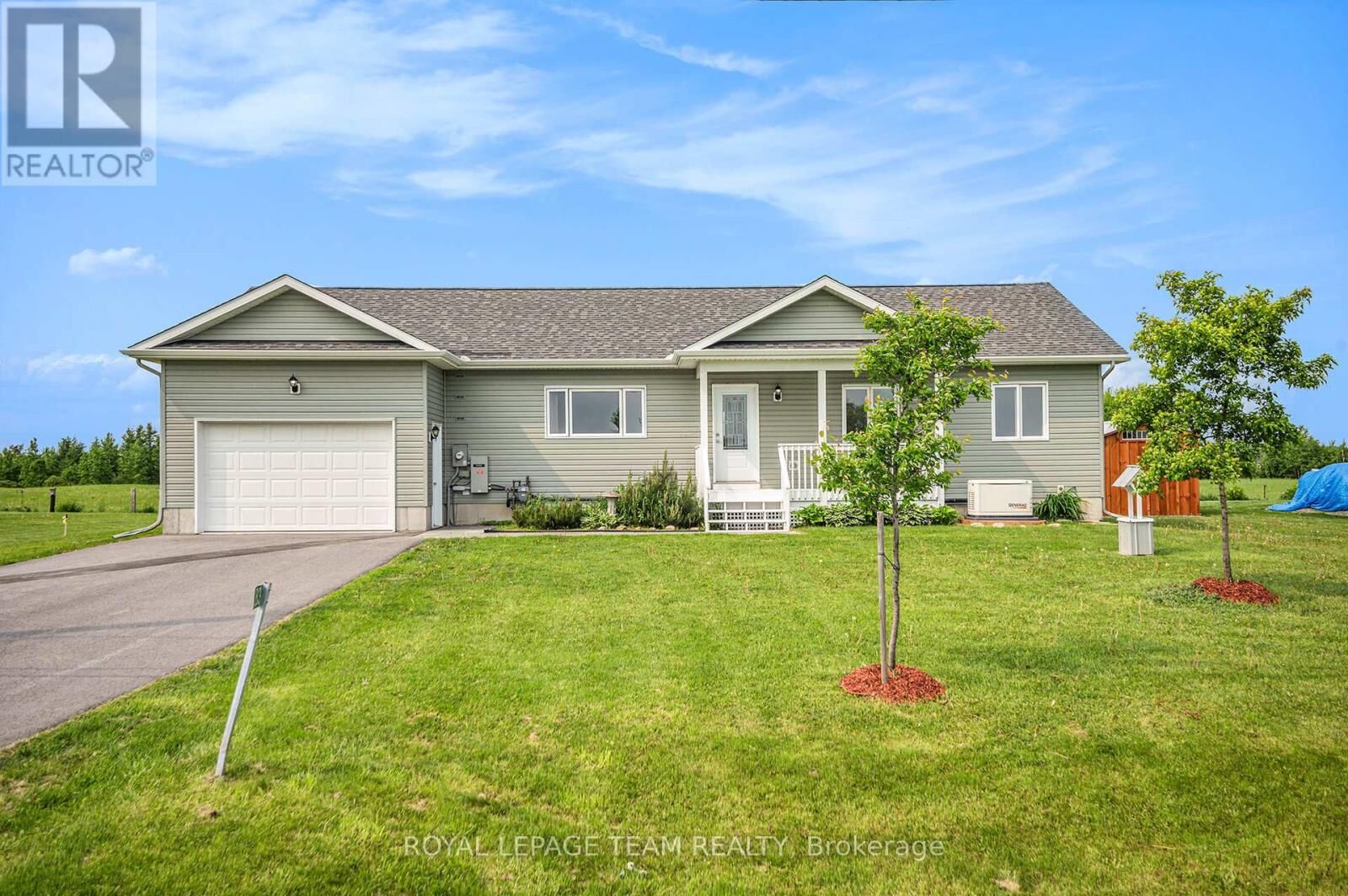 Property Photo: 2833 Dunrobin Road ON K0A 1T0