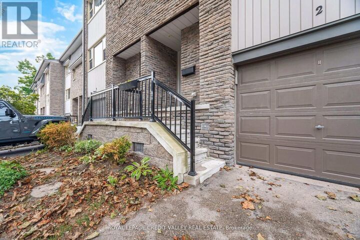 Property Photo: 2 North Street 2 ON L4M 2R9