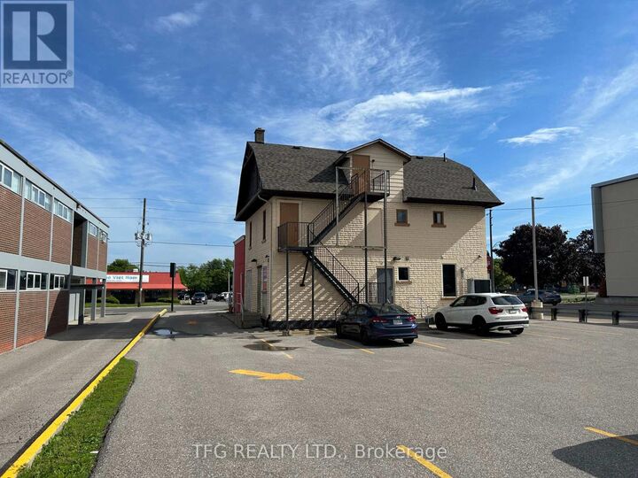 Property Photo:  306 King Street West Upper  ON L1J 2J9 