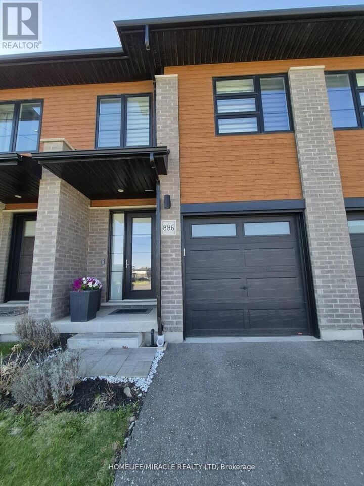 Photo de la propriété:  886 Robert Ferrie Drive  ON N2R 0P2 