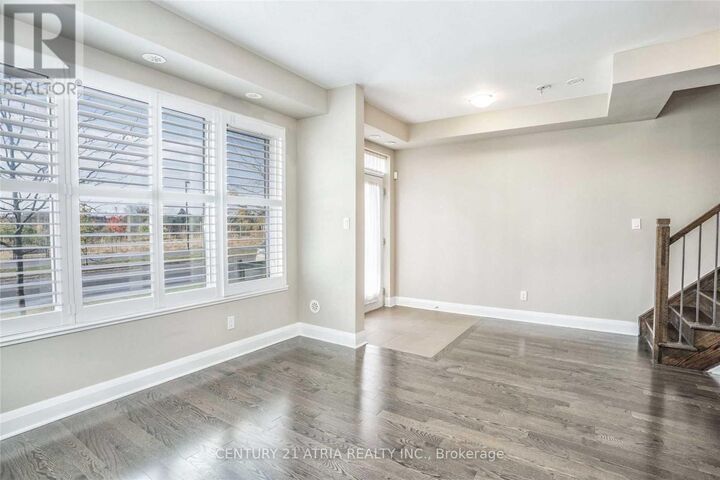 Property Photo: 110 Little Creek Road 6 ON L5R 0E9