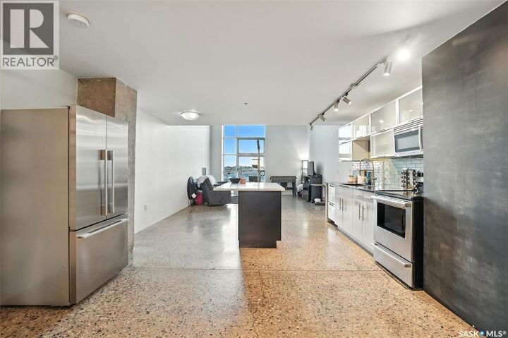 Property Photo: 429 120 23rd Street E SK S7K 0K8