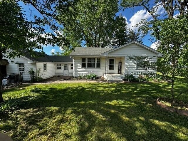 Property Photo:  321 W North Street  IL 62513 