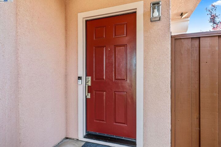 Property Photo: 8503 Mahogany Pl CA 94560