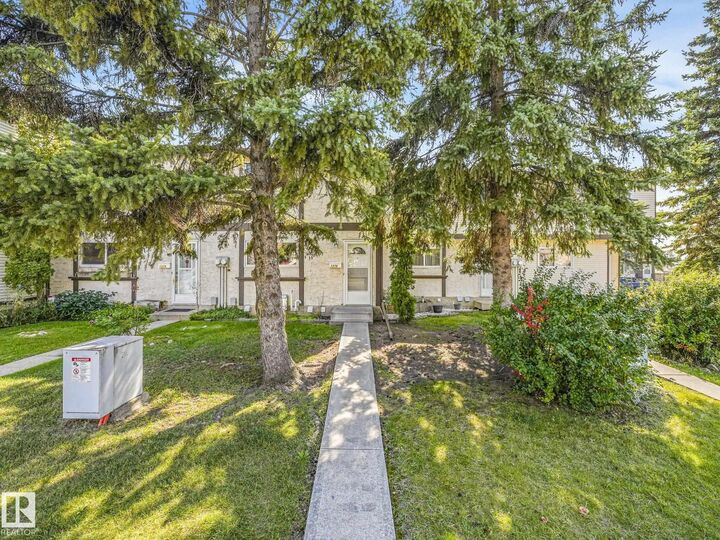 Property Photo:  1376 Lakewood Road NW  AB T6K 3P2 