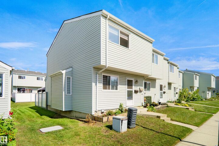 Property Photo: 237 Dickinsfield Court NW AB T5E 5V8