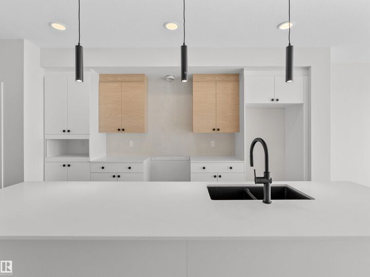 Property Photo: 22919 80 Avenue NW AB T5T 7Y1