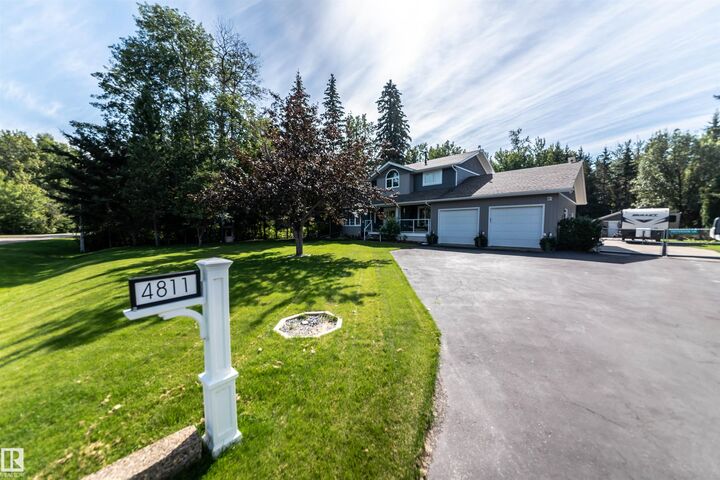 Property Photo: 4811 49A Avenue AB T0E 0E0