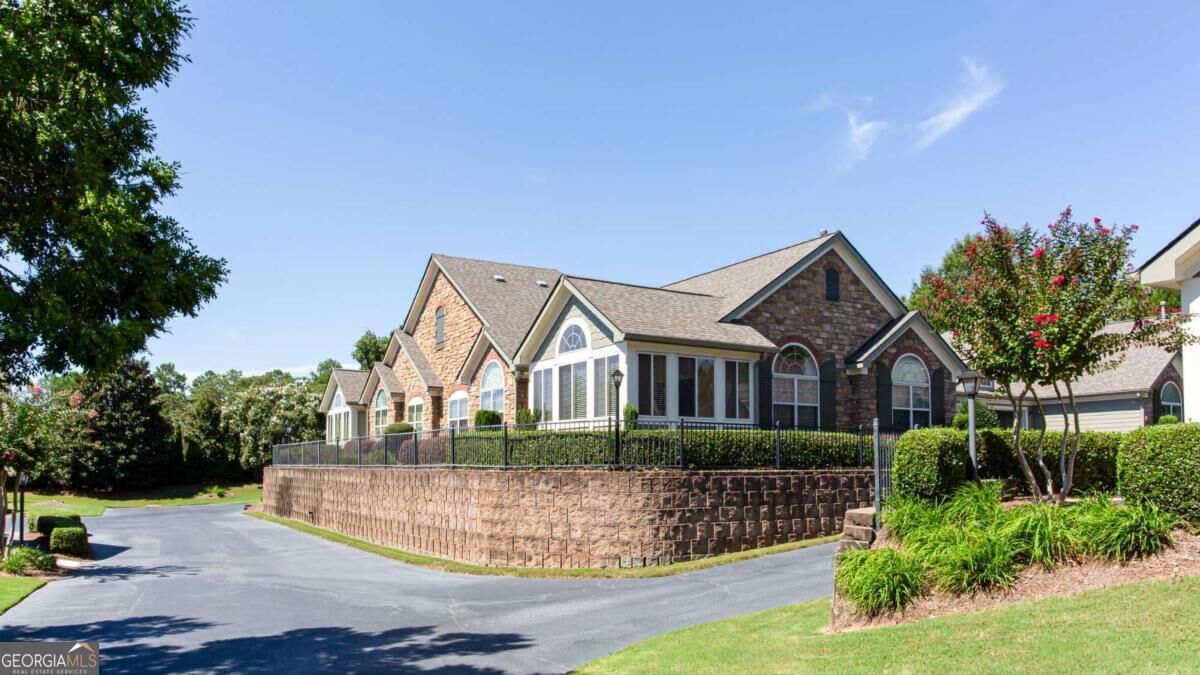 Property Photo: 212 Highlands Ridge Place 3 GA 30082