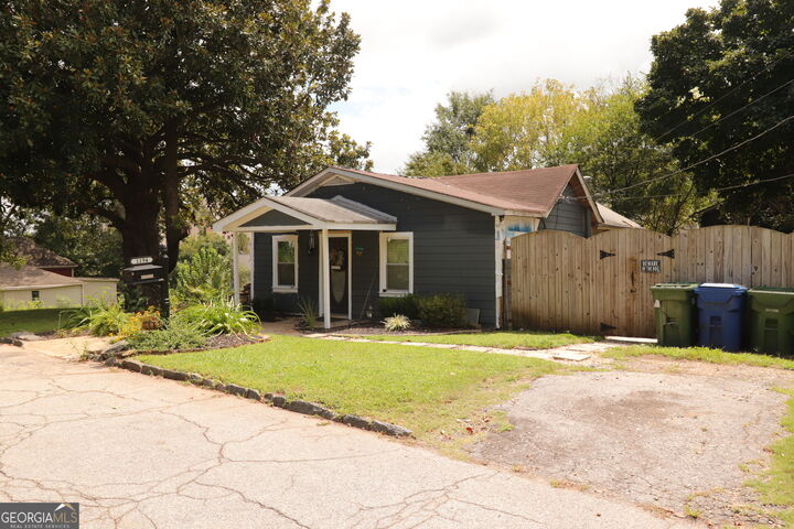 Property Photo:  1194 Warfield Street NW  GA 30318 