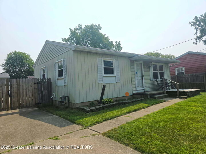 5731 Pheasant Avenue  Lansing MI 48911 photo