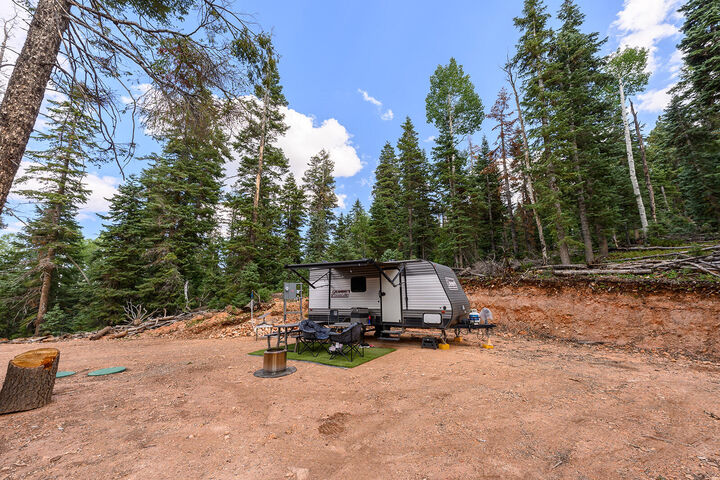 Property Photo:  1165 W Shale Circle  UT 84762 
