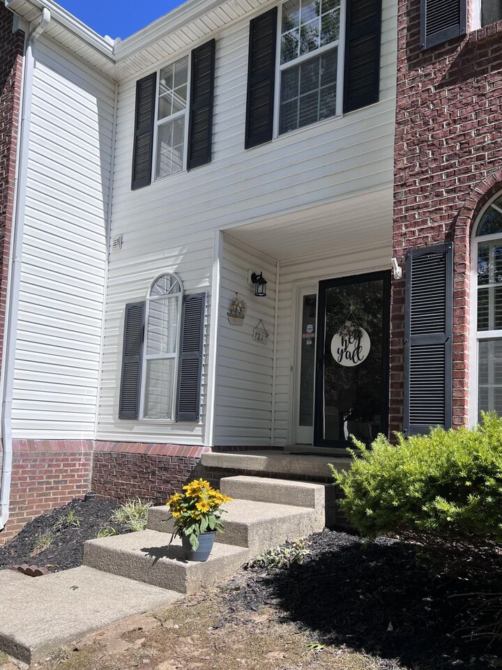 Property Photo:  1217 Wyndham Forest Circle  KY 40514 
