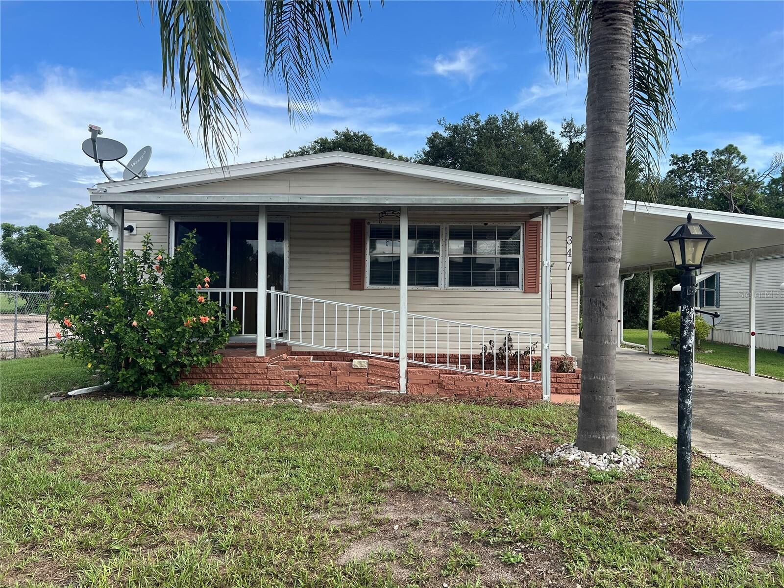 Property Photo: 347 Canal Court FL 33859