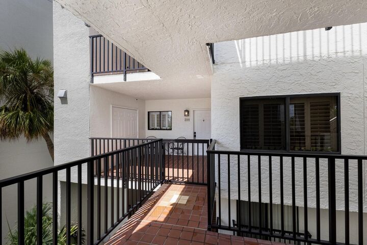 Property Photo:  1445 Gulf Of Mexico Drive 304  FL 34228 