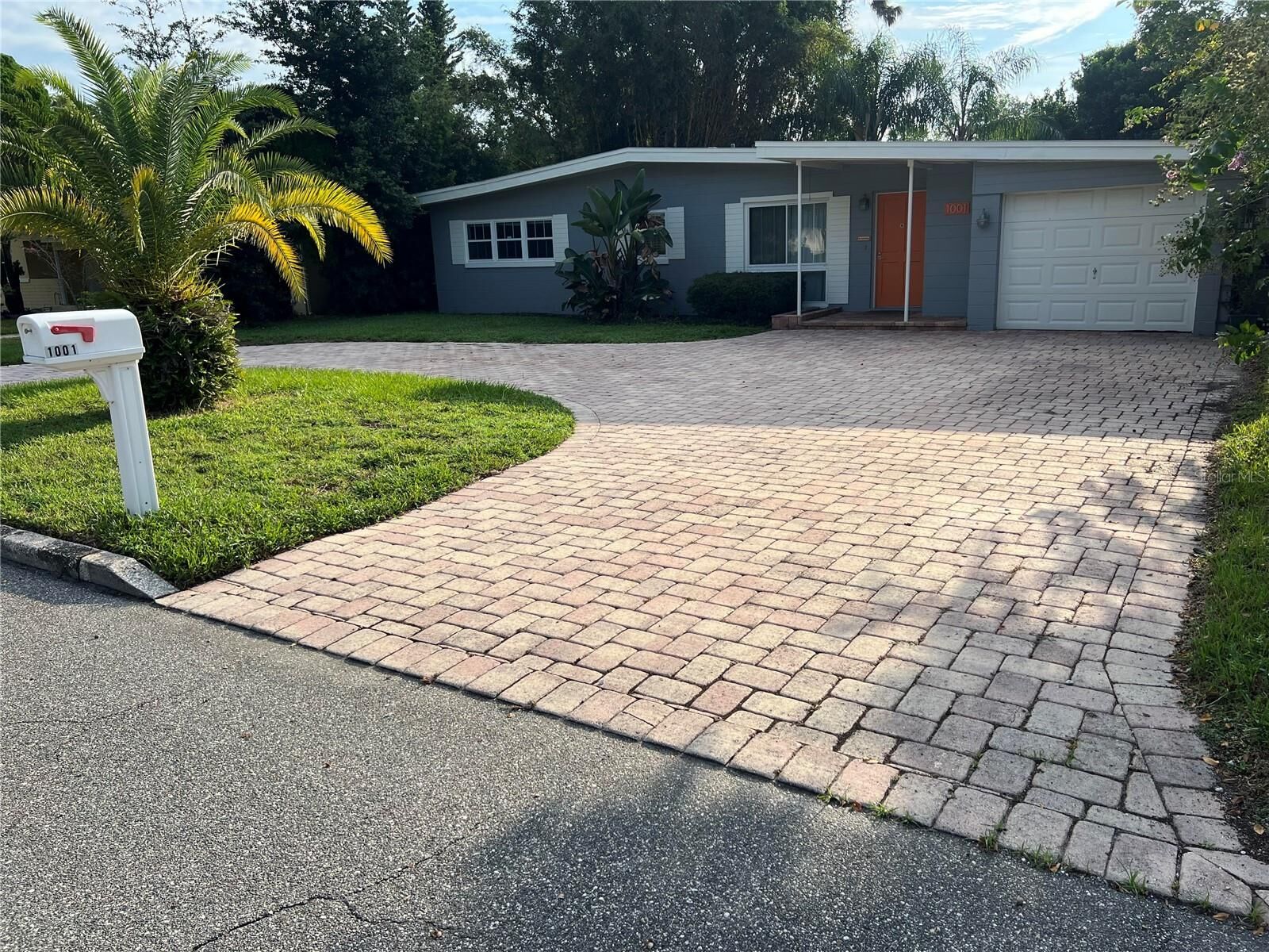 Property Photo: 1001 Early Avenue FL 32789
