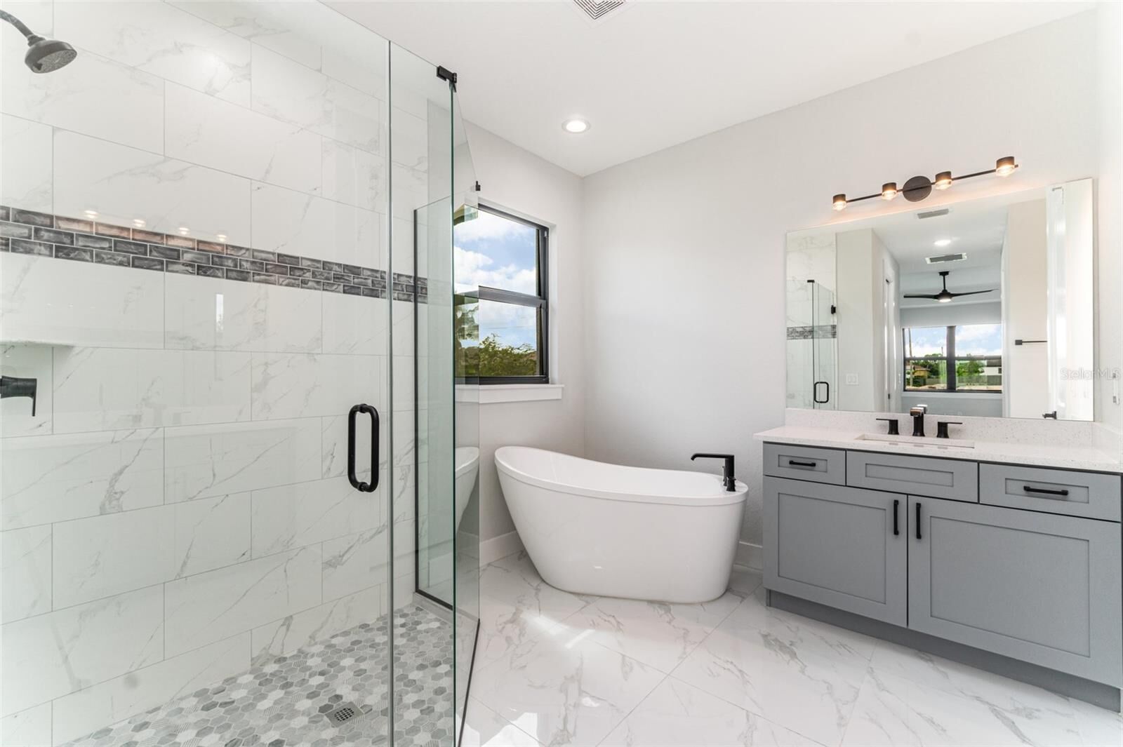 Property Photo:  4106 17th Street SW  FL 33976 