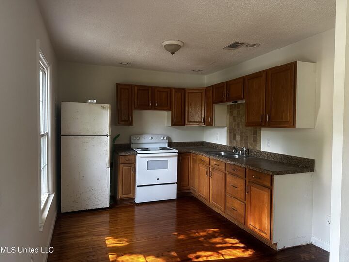 Property Photo: 2411 12th Street MS 39567