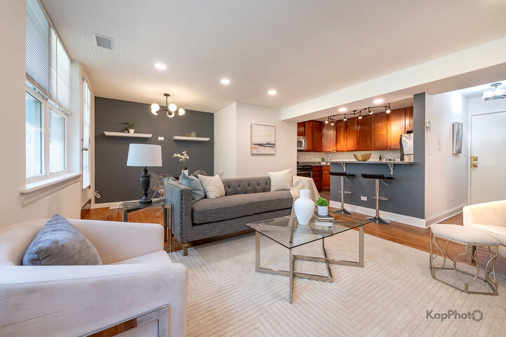 Property Photo: 2501 W Touhy Avenue 201 IL 60645