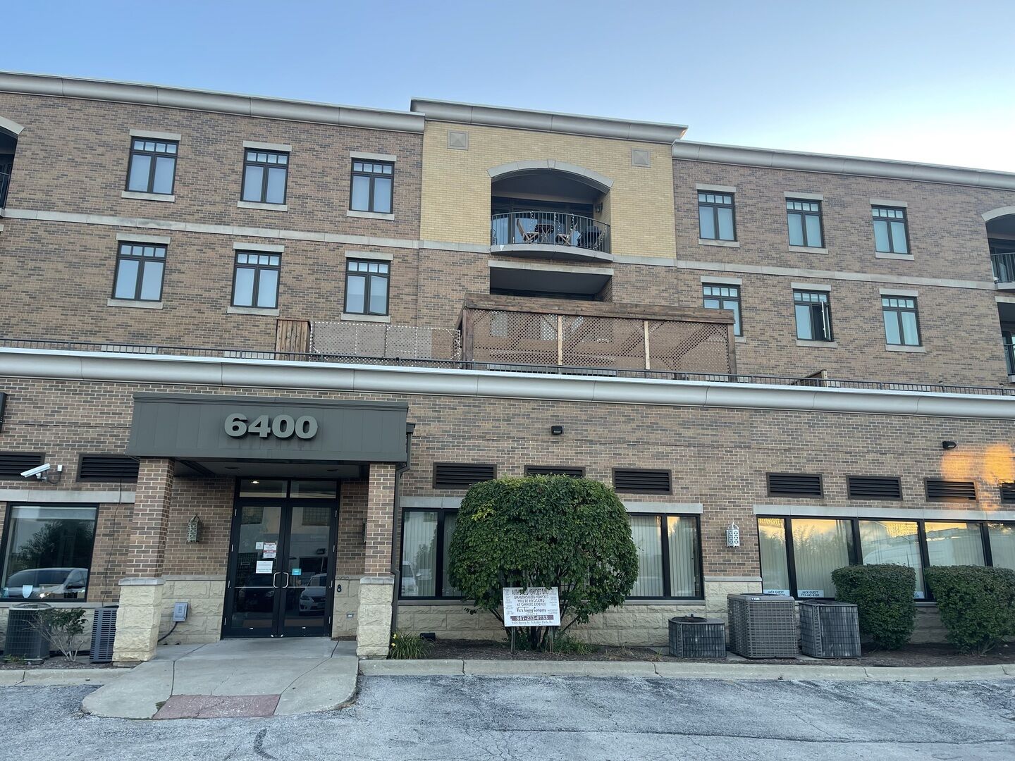 Property Photo: 6400 N Northwest Highway 305 IL 60631
