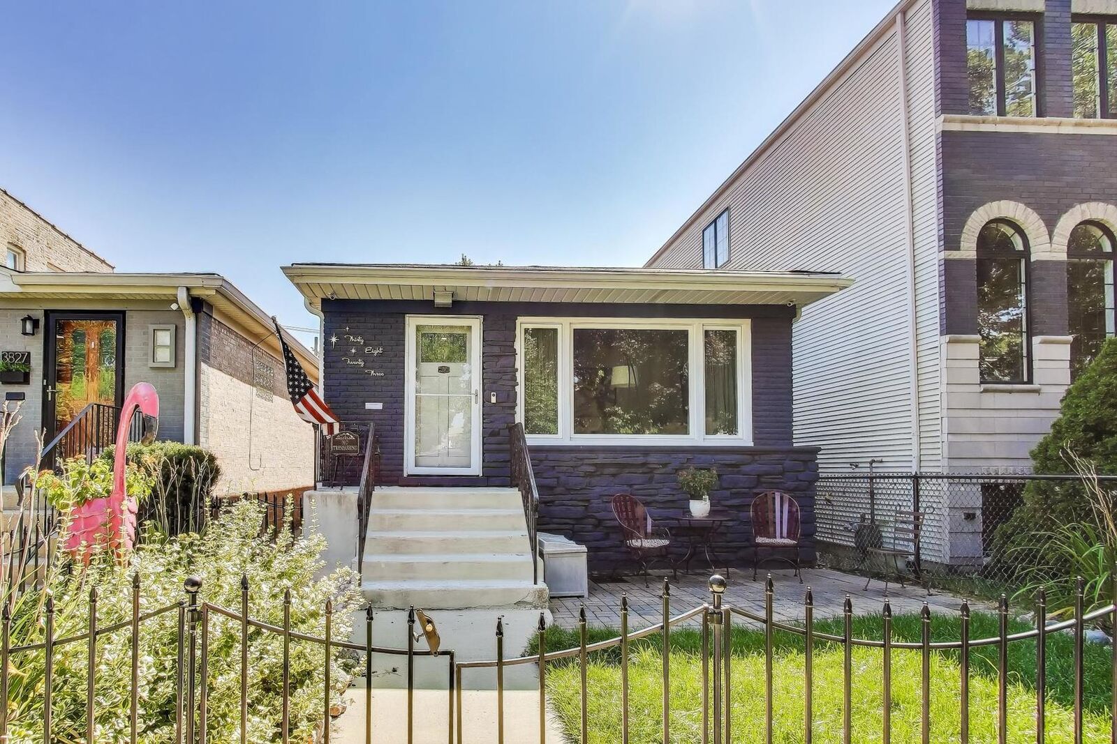 Property Photo:  