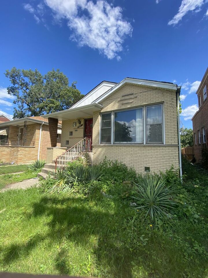 Property Photo: 8243 S Wabash Avenue IL 60619