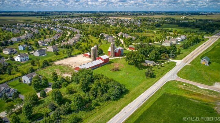 Property Photo: 3668 W Galena Boulevard IL 60506