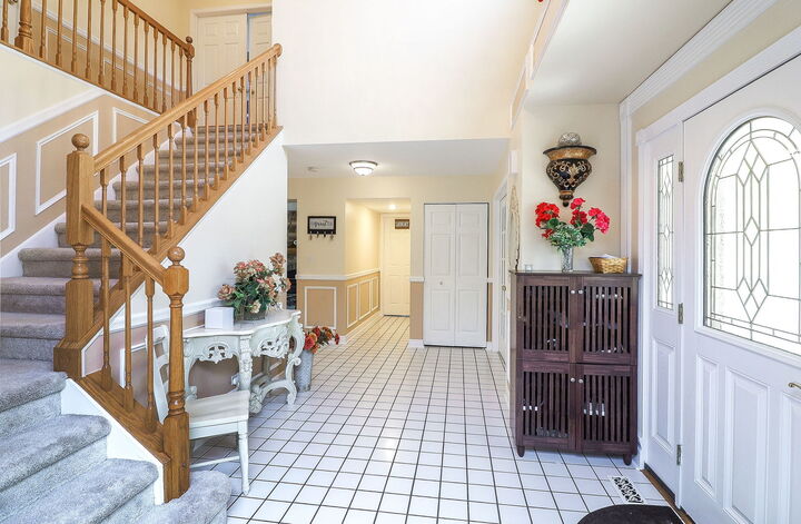 Property Photo: 1362 Nightingale Lane IL 60103