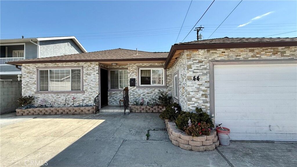 Property Photo:  42 W Mountain View Street  CA 90805 