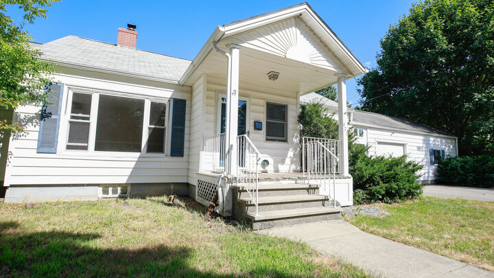 Property Photo:  671 Essex Street  ME 04401 