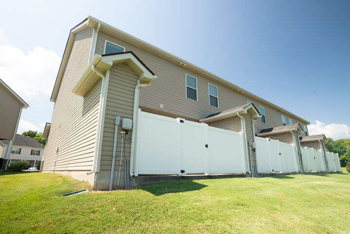 Property Photo:  825 Lower Park Pl  TN 37013 