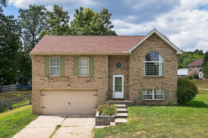 Property Photo:  2 S Bellewood Court  KY 41001 