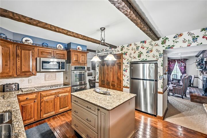 Property Photo: 251 Country Club Lane OH 44484