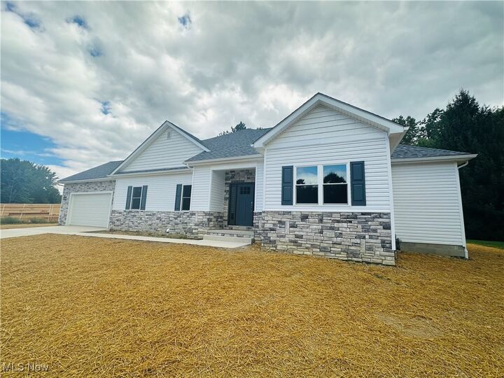 124 Saint Andrews  Cortland OH 44410 photo
