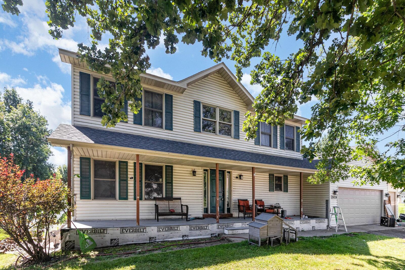 Property Photo: 2424 Briar Oakes Boulevard MN 55362