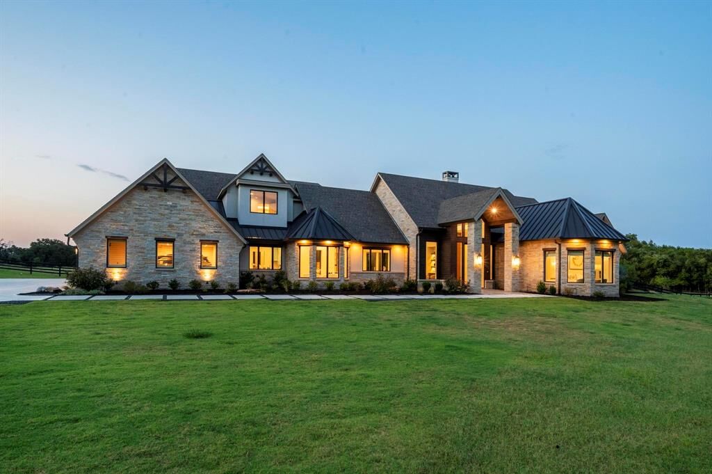 Property Photo:  500 E Bob Jones Road  TX 76092 