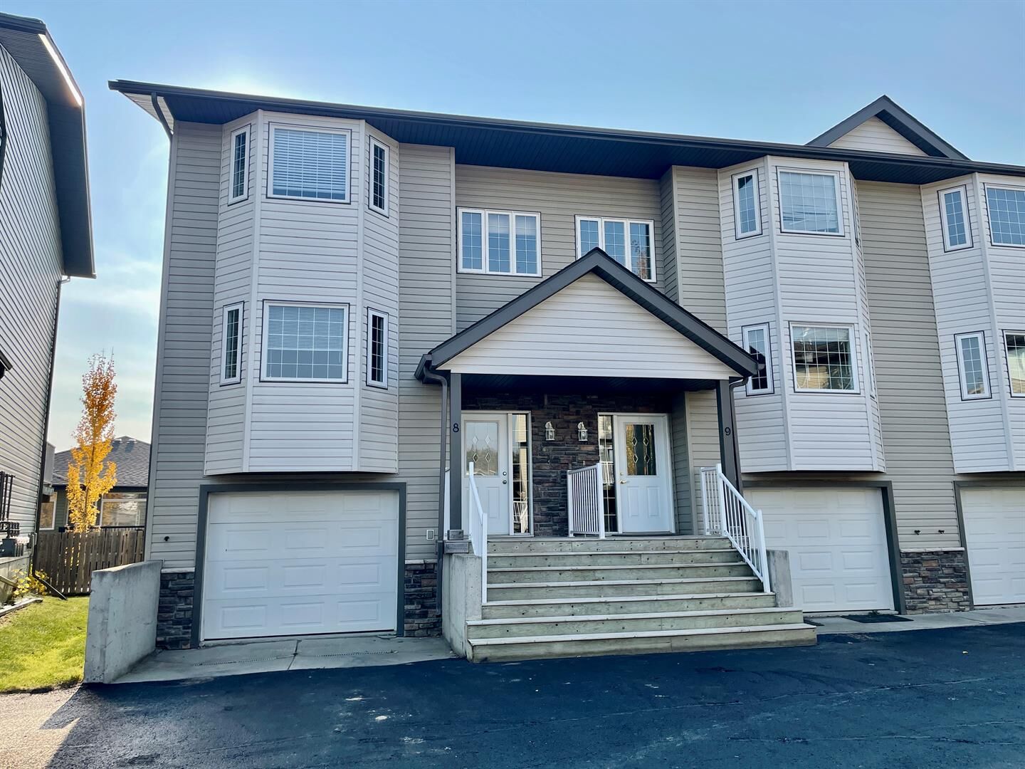 Property Photo:  1616 41 Street 8  AB T7E 0A5 