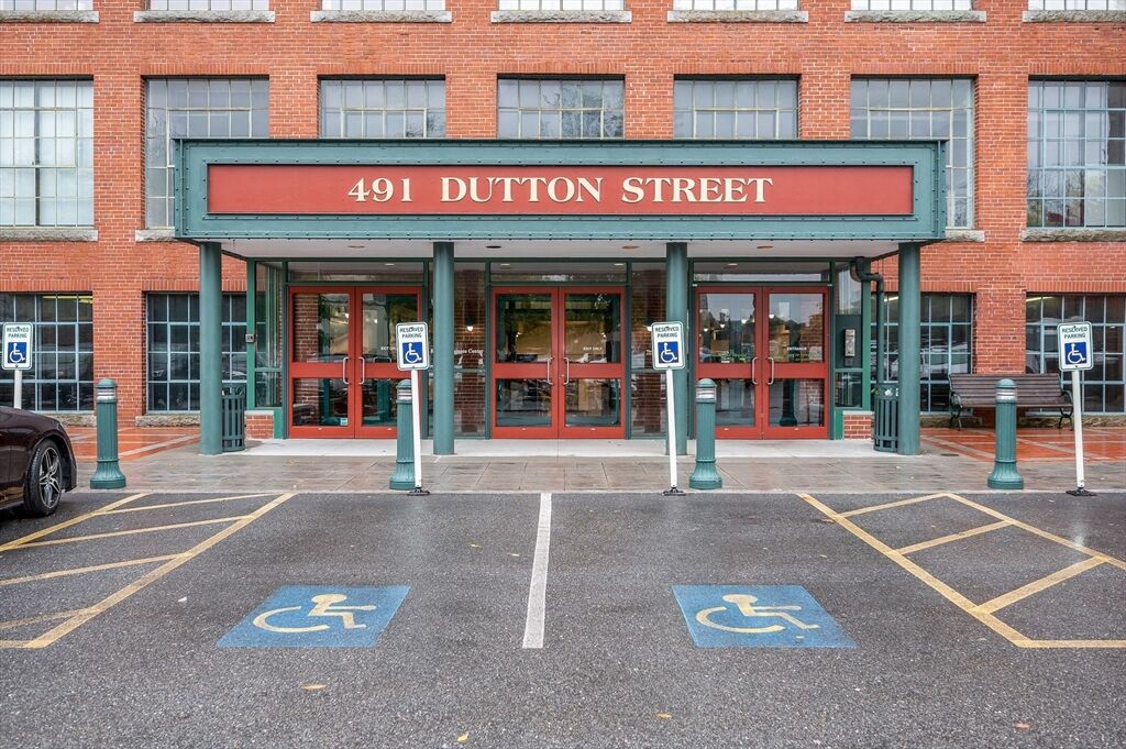 Property Photo:  491 Dutton St 502  MA 01854 