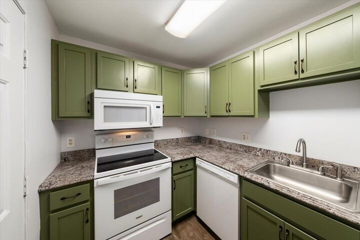 Property Photo:  4 Bridgeview Circle 29  MA 01879 