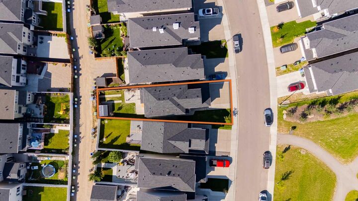 Property Photo: 95 Cornerbrook Common NE AB T3N 1L9