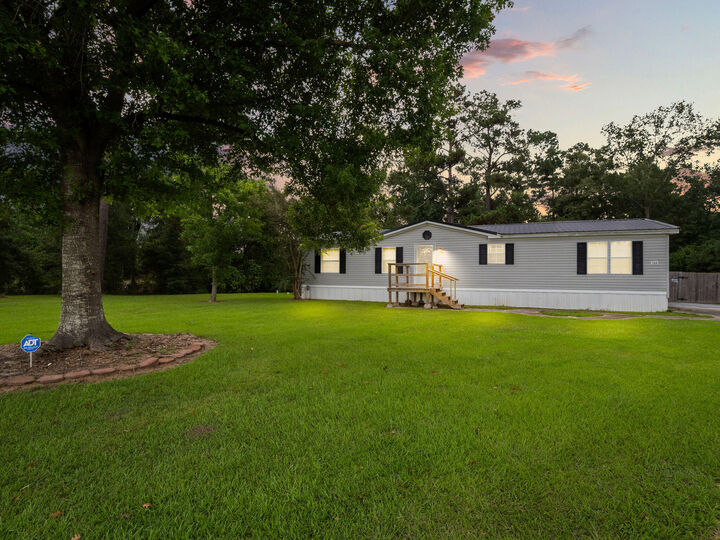 Property Photo: 788 Joshua Ryan St LA 70665