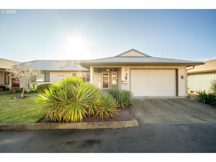 1205 NW 132nd St B  Vancouver WA 98685 photo