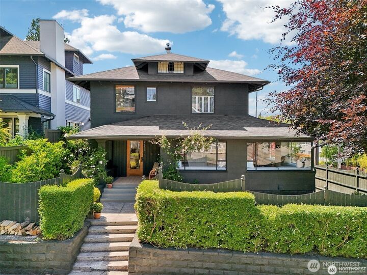 2233  2nd Avenue W  Seattle WA 98119 photo