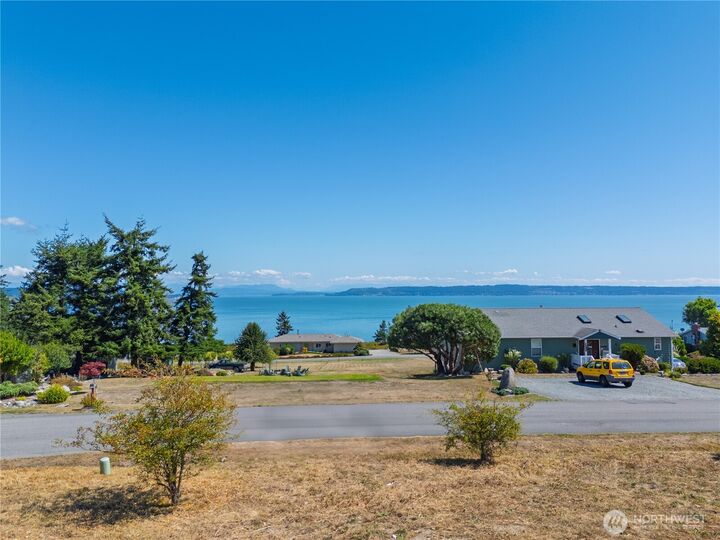 Property Photo:  3  Canterbury Lane  WA 98277 